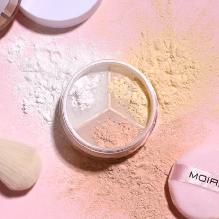 Moira - Set & Correct Loose Setting Powder - Pudră corectoare - 002 Translucent - 4,6 g