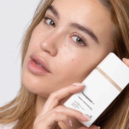 Transparent Lab - Mineral Tinted Sunscreen Light – Cremă minerală ușoară cu SPF50 – 100ml