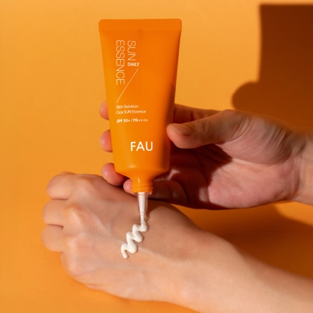 FAU - Skin Solution CICA Sun Essence SPF50+/PA++++ - Esență calmantă cu filtru solar - 50 g