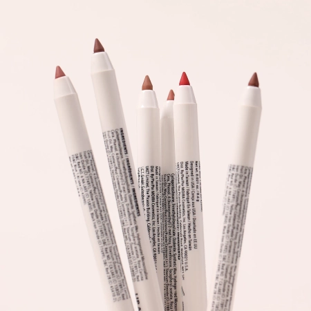 Moira - Lip Appeal Waterproof Liner - Creion de buze rezistent la apă „Creion contur buze” - 001 Fairytale - 0,6 g