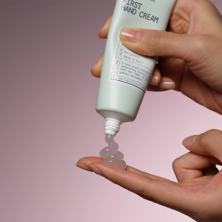 Logically, Skin - First Hand Cream - Cremă hidratantă pentru mâini - 50g
