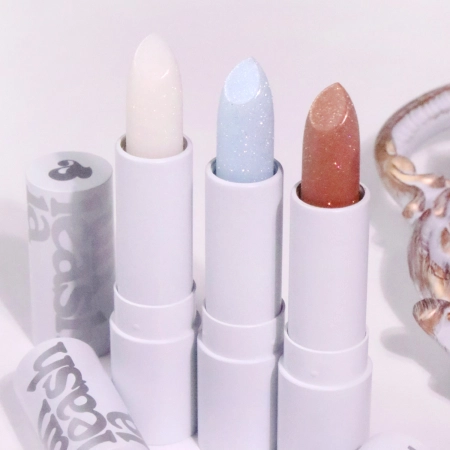 Unleashia - Glacier Vegan Lip Balm - Balsam de buze hidratant cu sclipici - No.3 Nude Bluff - 3.3g