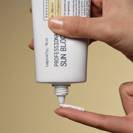 Logically, Skin - Professional Sun Block SPF50+ PA++++ - Cremă de față calmantă cu filtru - 70g