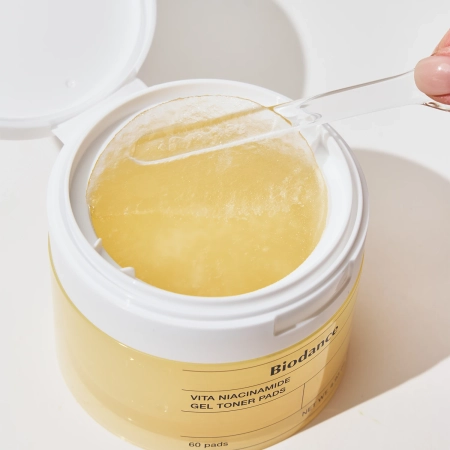 Biodance - Vita Niacinamide Gel Toner Pads - Dischete iluminatoare pentru față - 60 buc.